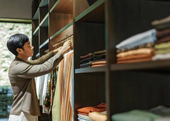 Preparando o armário para 2026: o que guardar, ajustar ou doar