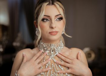 Cuidado com cada peça: como tratamos suas roupas de festas como joias