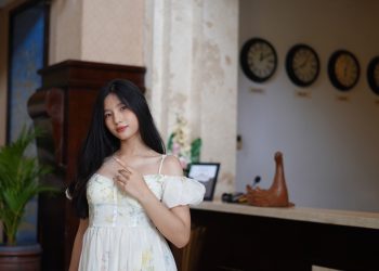 Como adaptar vestidos de verão para festas de fim de ano com elegância